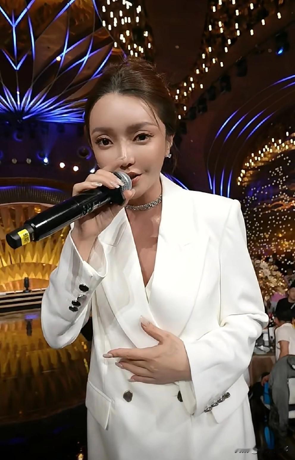 T佑说4864不是粉丝，他们就是家人，不是割韭菜的家人！

          