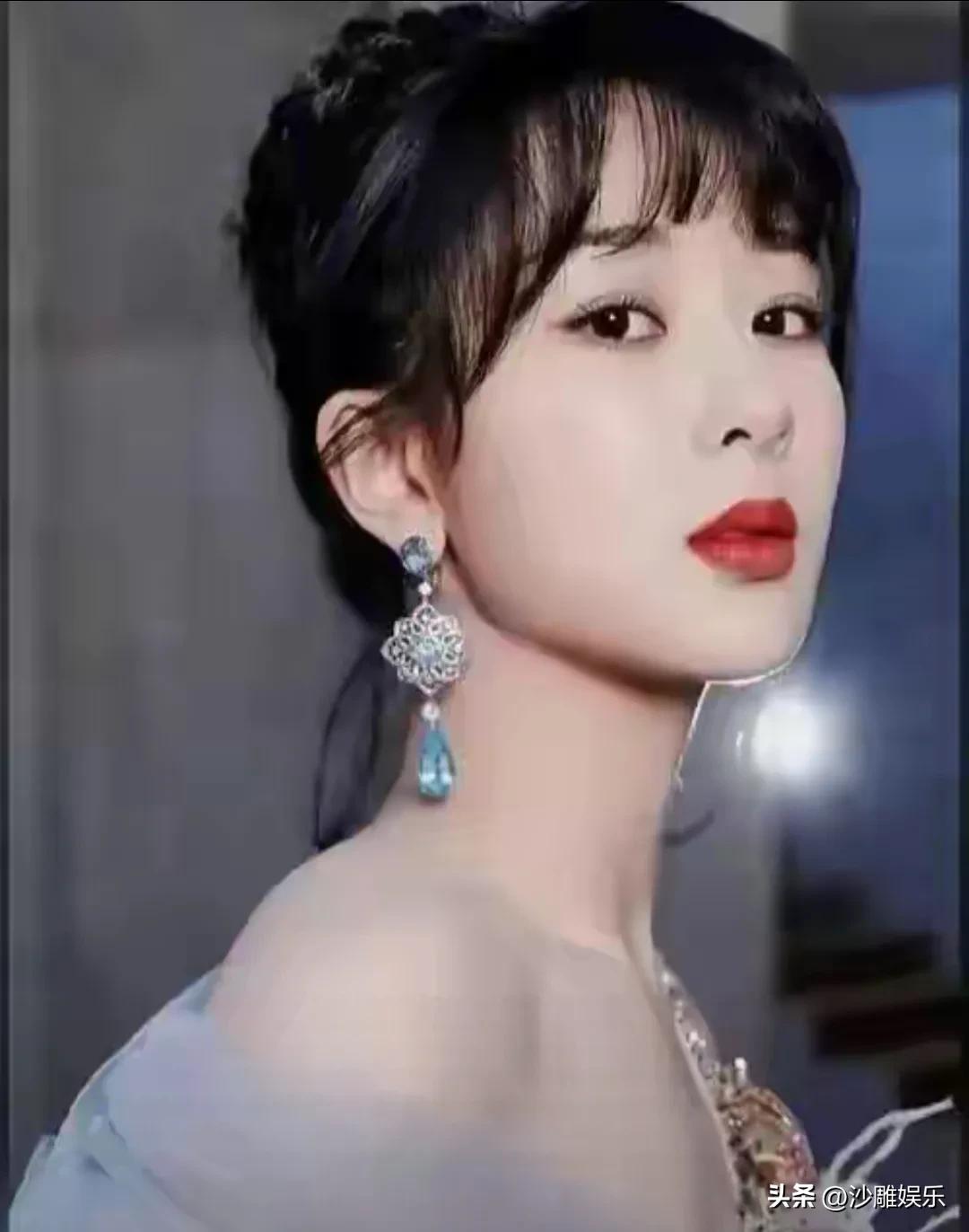 杨紫，状态真好！

6月24日，杨紫突然冲上热搜！
原因不是新剧官宣也不是绯闻恋