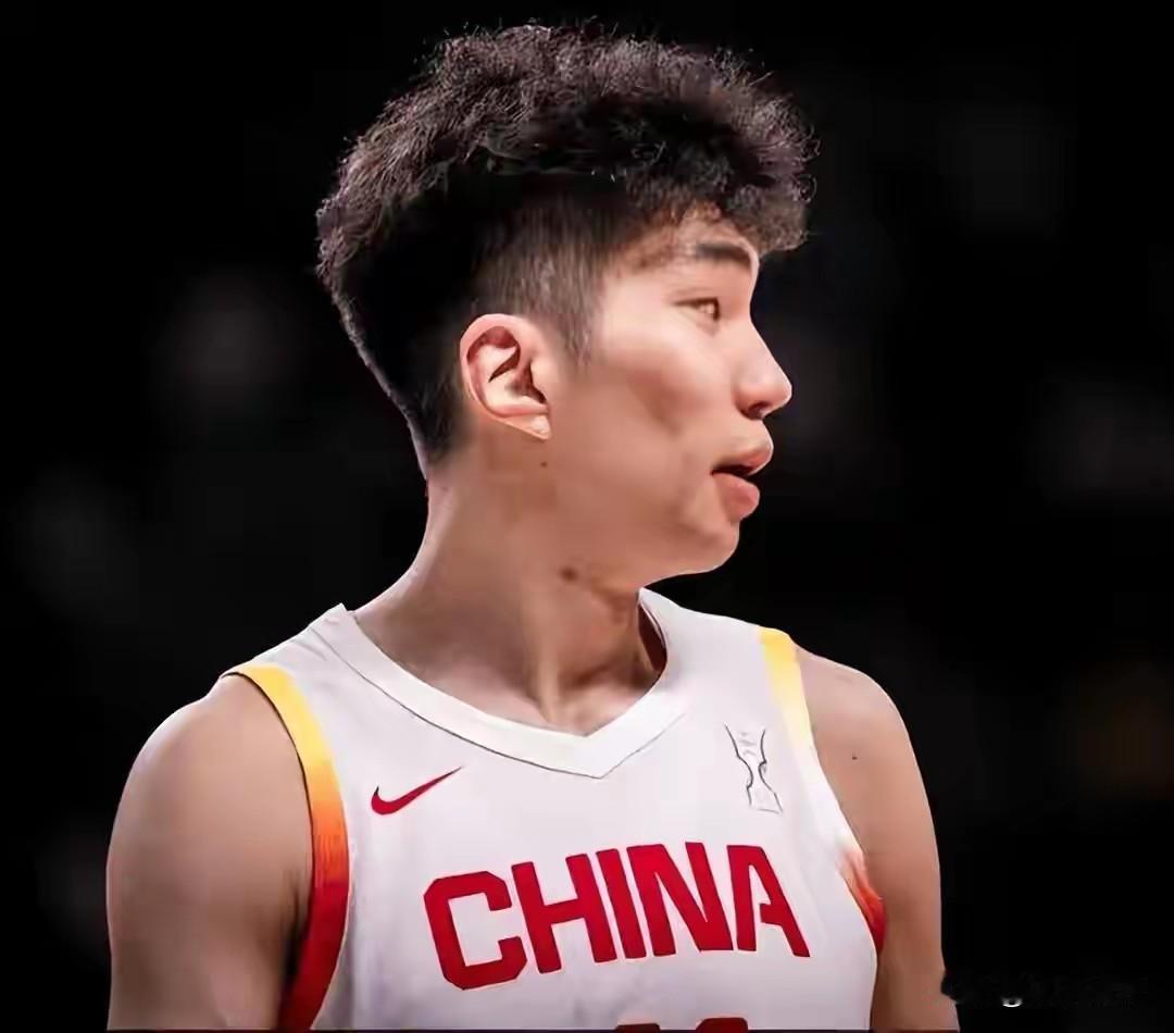在西乙打球的余嘉豪亲口承认，新赛季打不了西甲，是回国还是继续在西乙熬资质，让国内