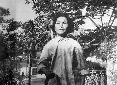 7个儿子，6个没了。丈夫，也没了。可最让这个母亲过不去的，不是战场上一封封死讯，
