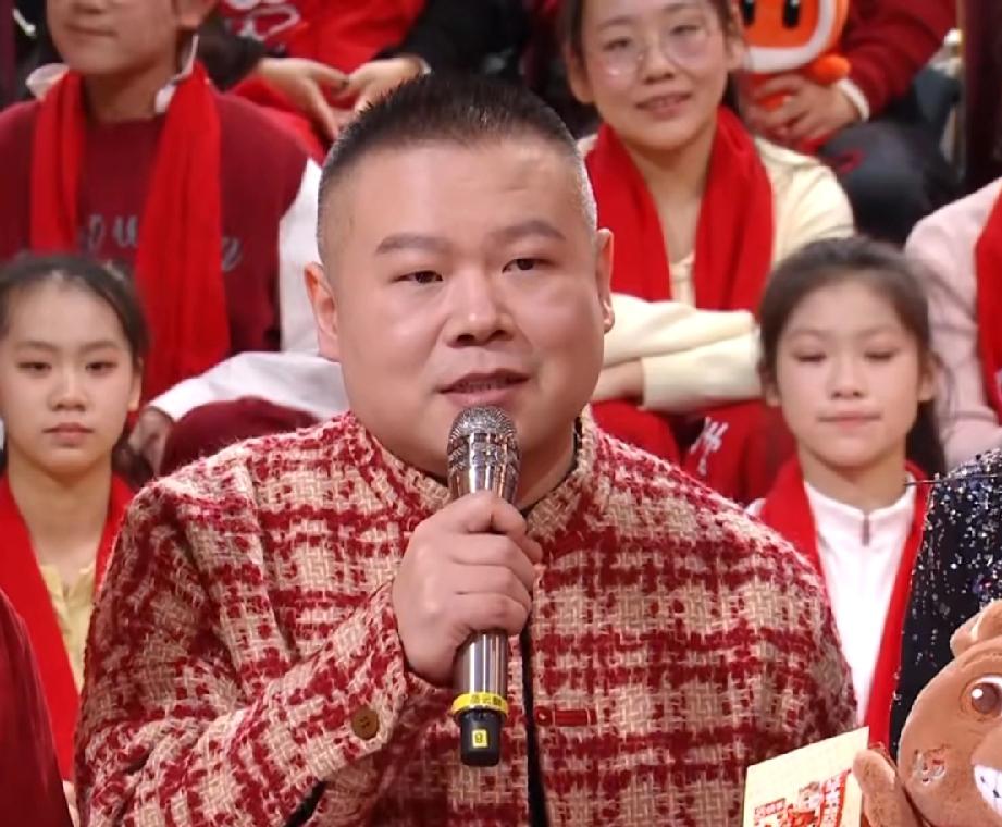 岳云鹏，不参加央视春晚了，还真不习惯，忽然很怀念！今年一个相声节目也没有了，去年