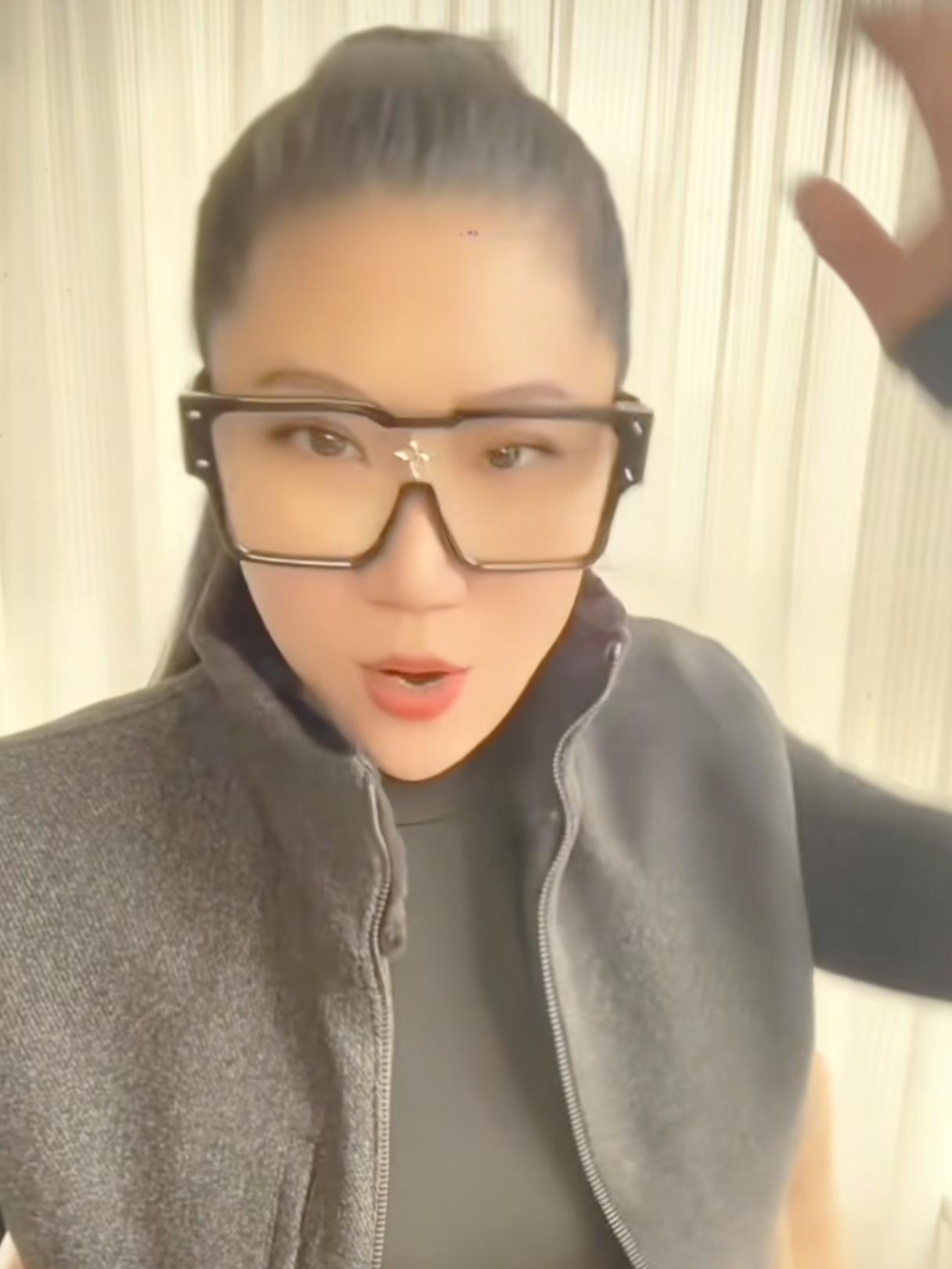 看到Coco一步一步搞没自己的直播间后
我终于知道妈妈为啥说女生必须会做饭了
C