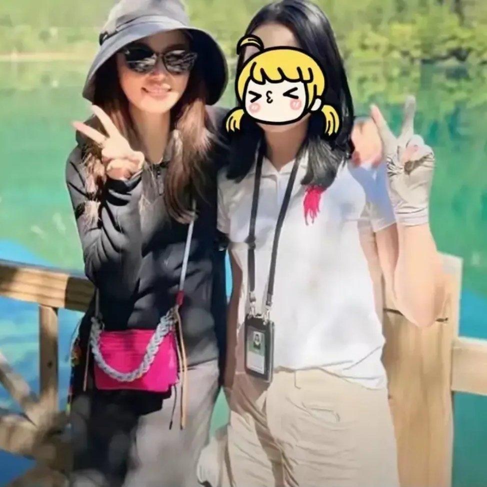 林心如私下跟粉丝的合照，还是那么青春靓丽，50岁好少女林心如近照 林心如生图