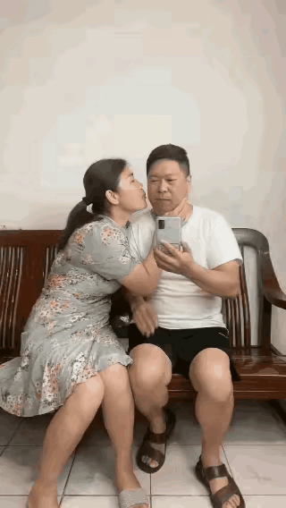 给脸不要脸，原来是欠揍啊。[笑哭]