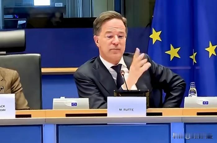 :“一项工作方向就是通过集体努力，阻止俄罗斯和中国进一步进入北极地区，进一步防范