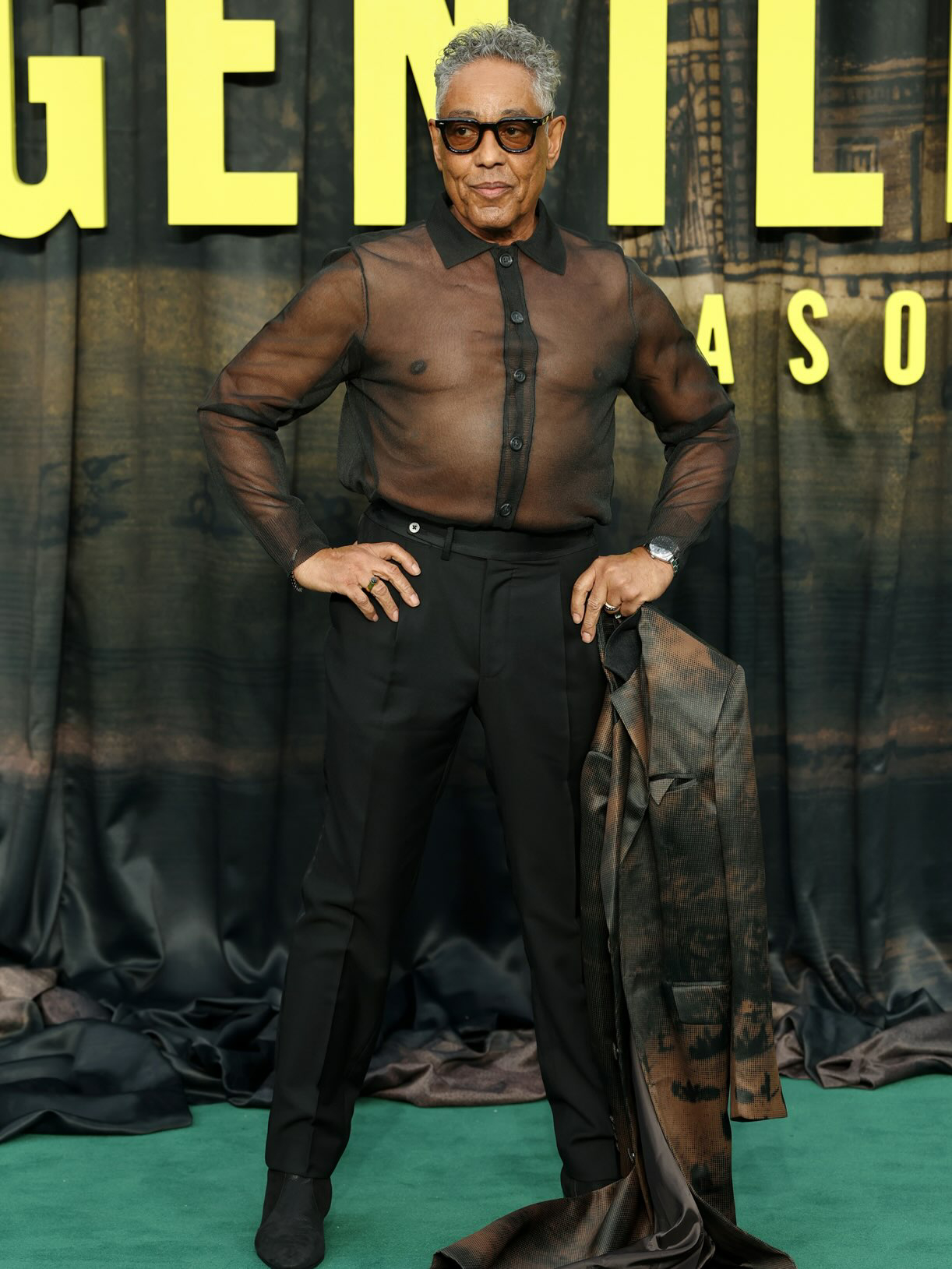 哈哈哈~~~Giancarlo Esposito透视装亮相绅士们第二季伦敦首映礼