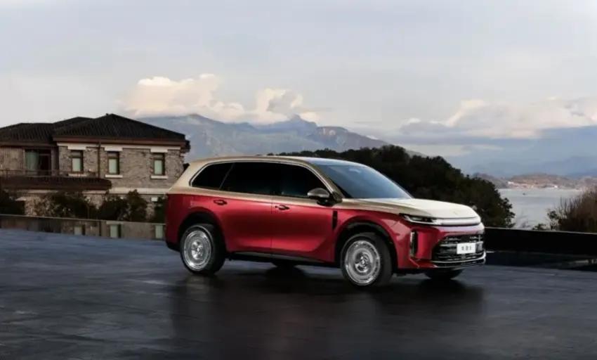 把“安全感”和“舒适感”都装上车🚗
五菱 × 华为 全新大六座SUV——华境S