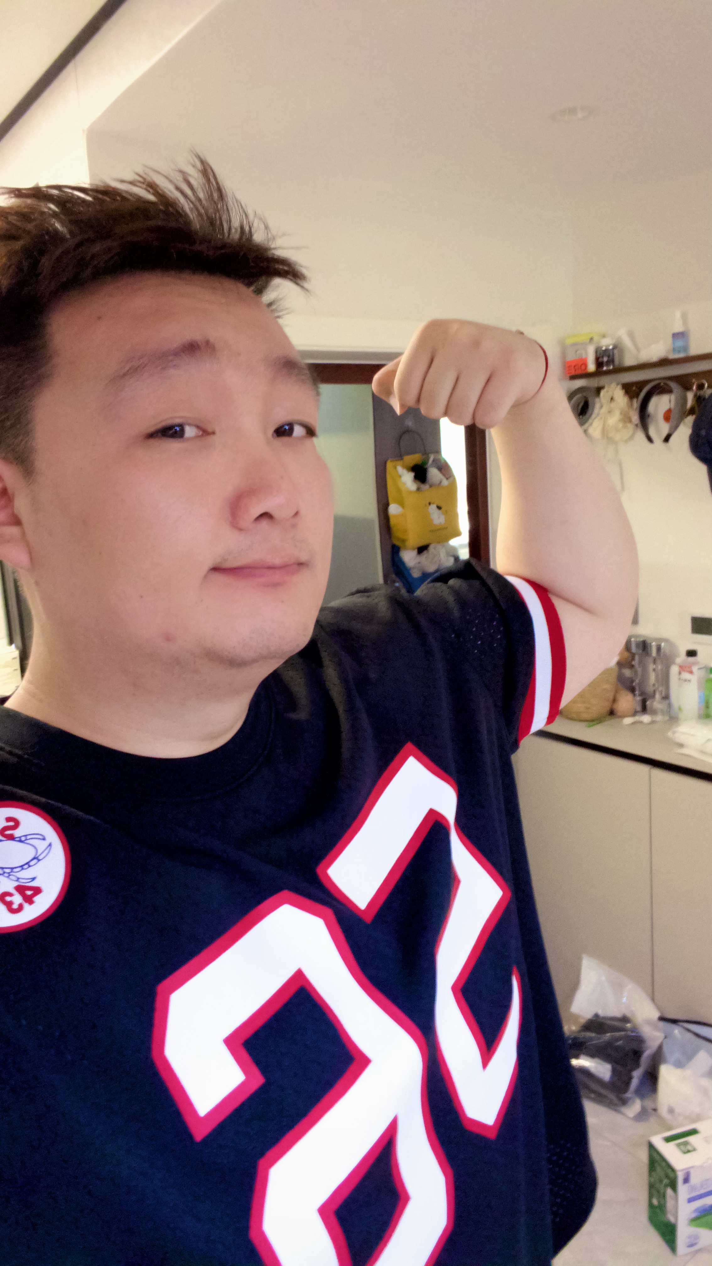 早，简单一口去健身房，今天用影石insta拍个健身Vlog ，分体式是好用的。尤
