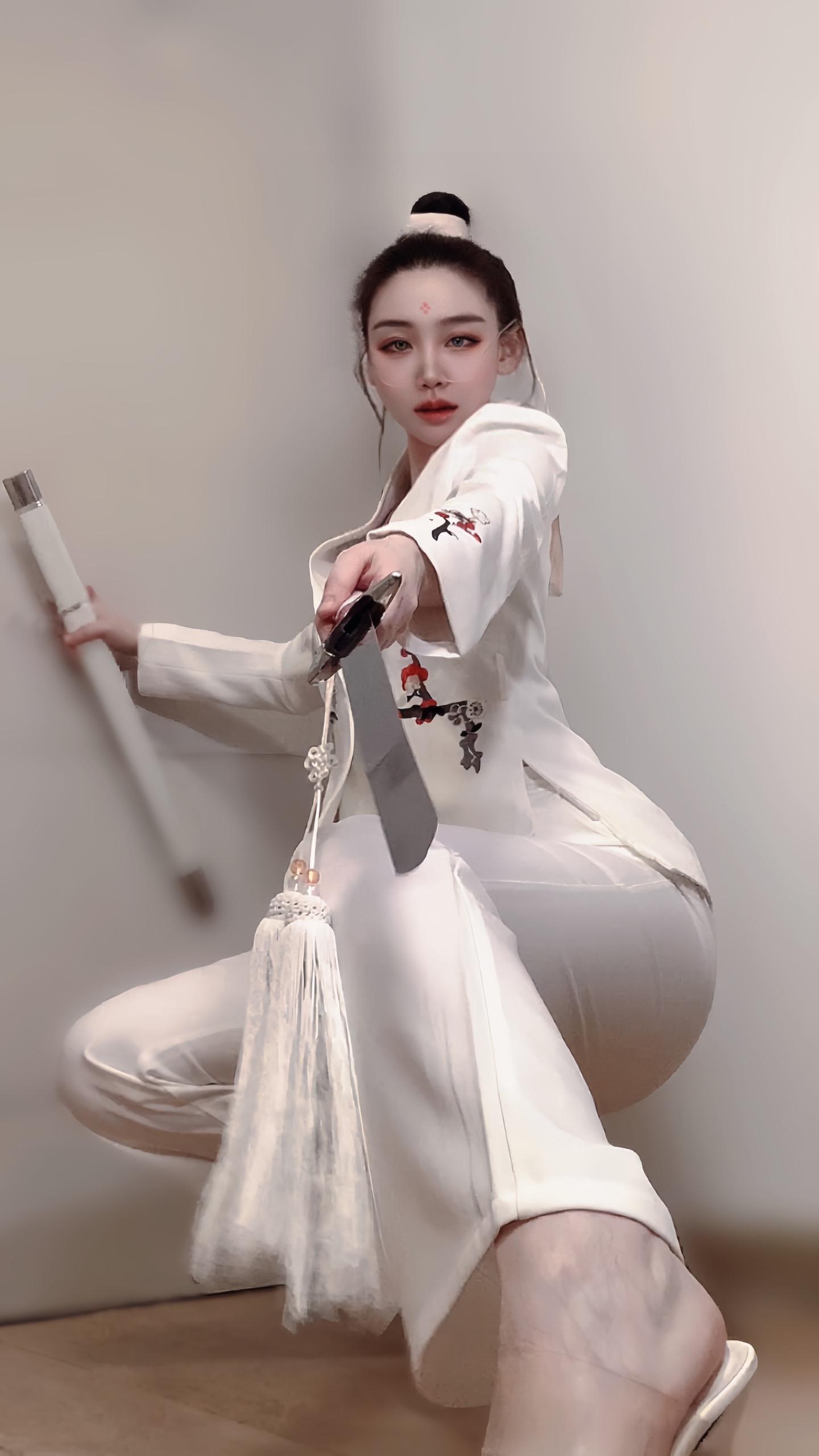 50岁依然保持好状态之。“只有我明白他要胜天半子背后的悲鸣和他的孤傲”