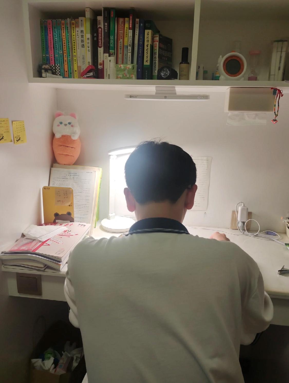 养了孩子后才明白：
成绩再好，名校再牛
都不如——
他身心健康！

初三儿子月考