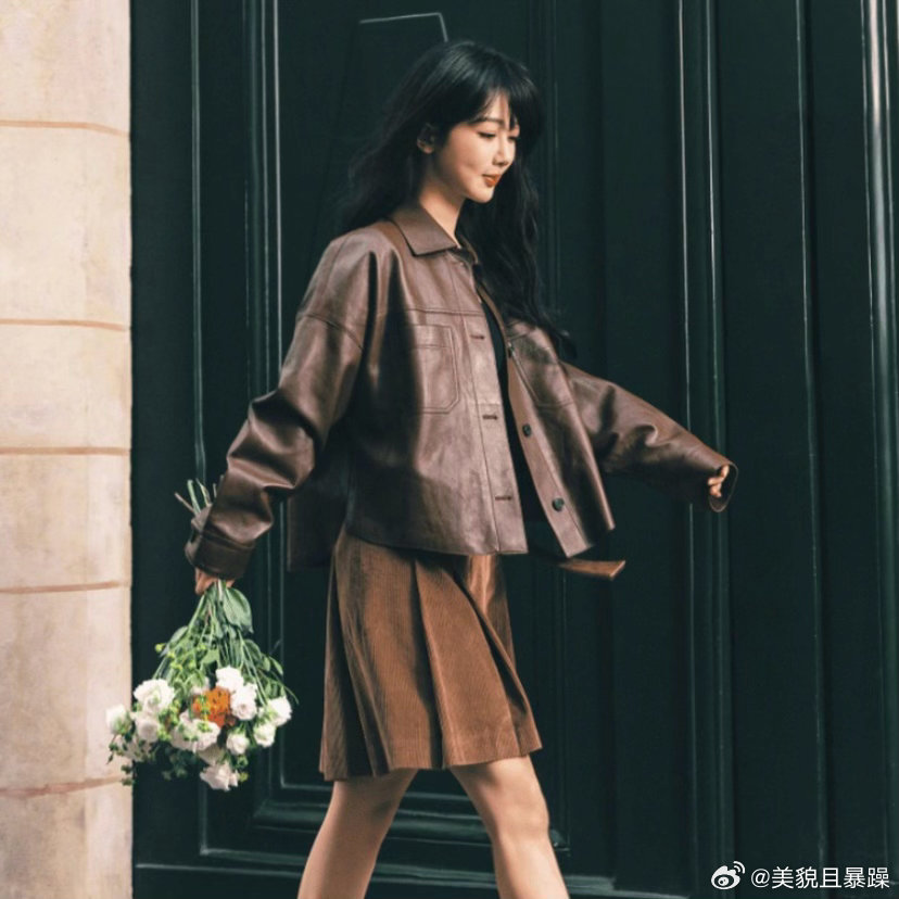 杨紫全方位爆发从青涩童星到实力派女主她从来没有靠捷径出圈所有的光芒和爆发全是日复