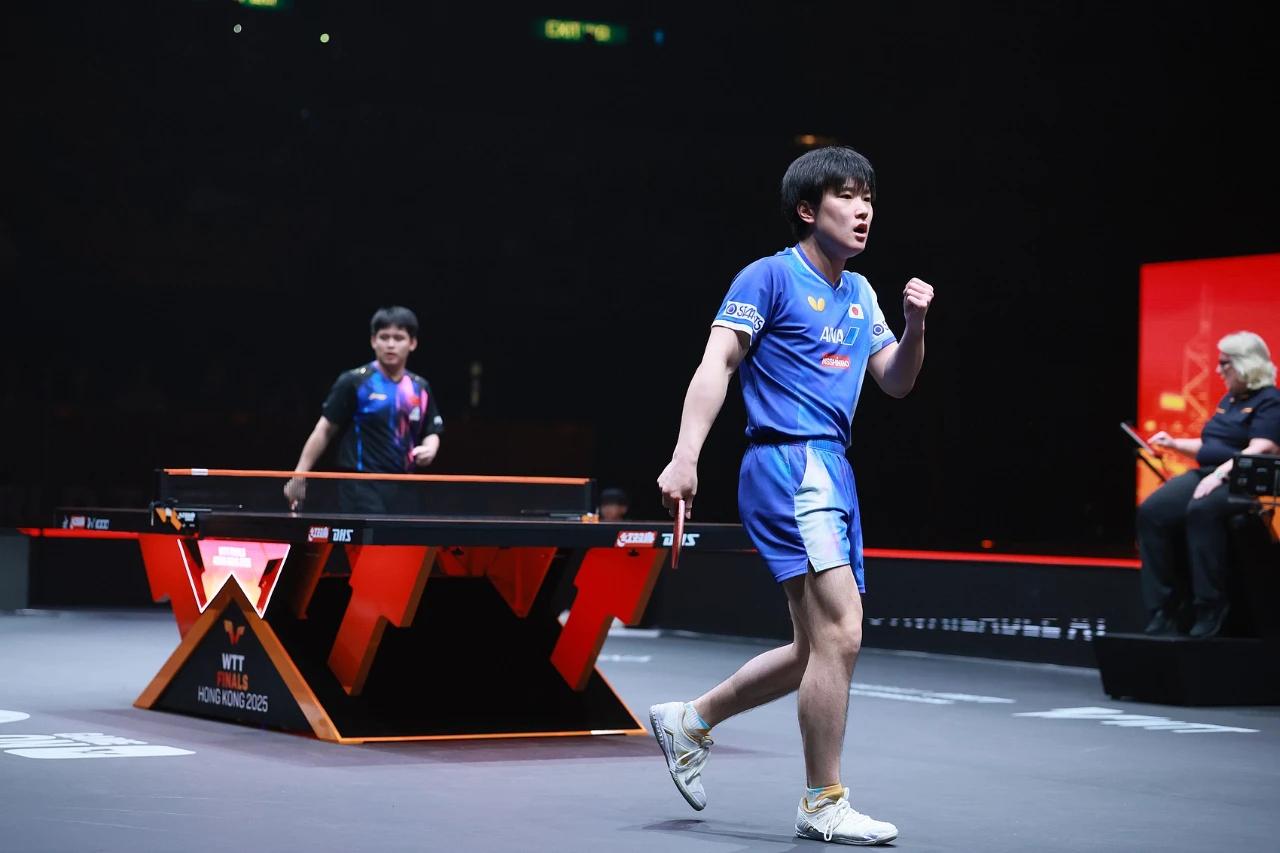 突发！国乒男单遭遇双重打击：王楚钦伤退，林诗栋苦战7局惜败，双双无缘WTT香港总