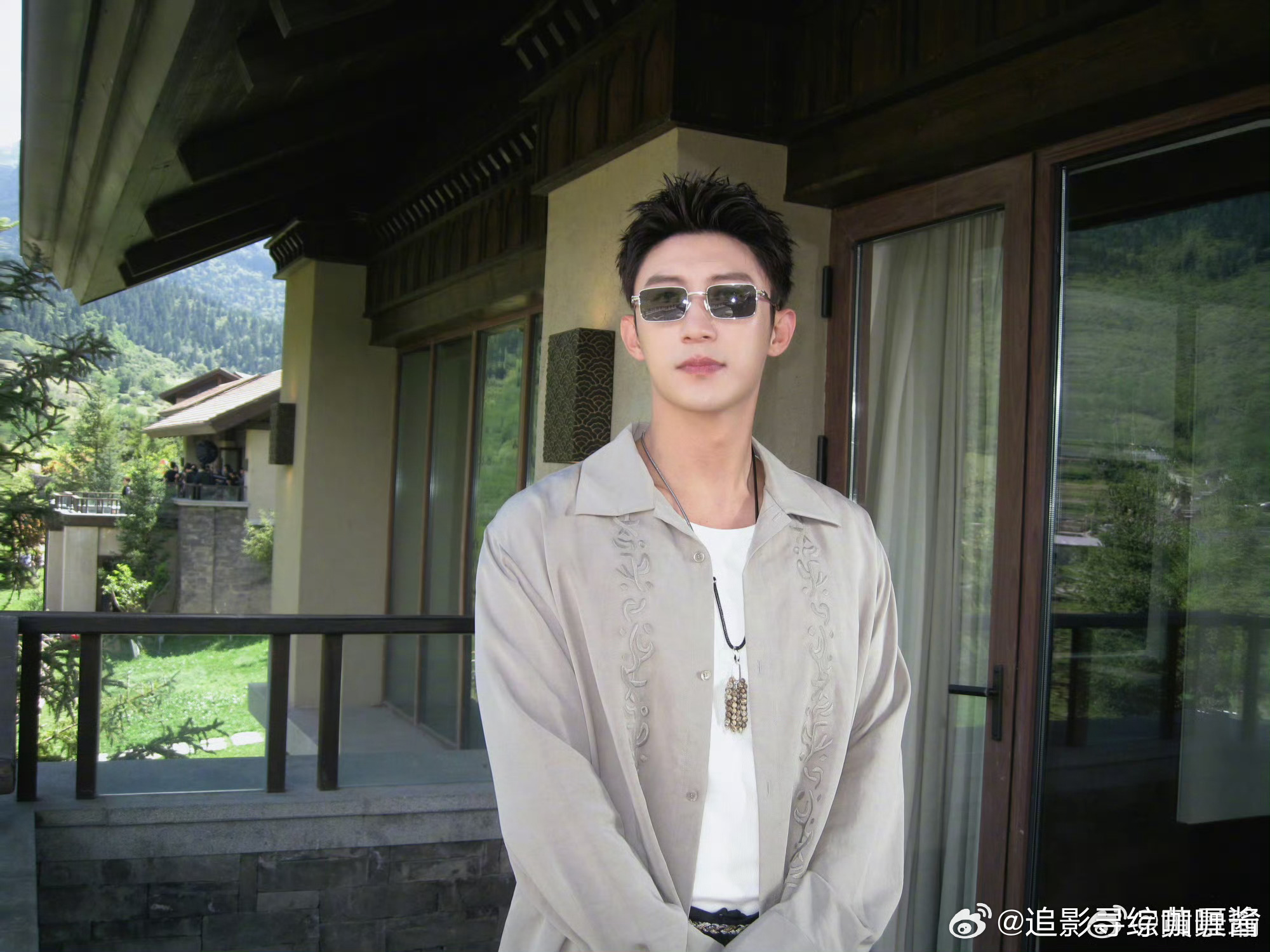 王安宇黄景瑜纯个人恩怨现在就出发王安宇假装挑衅说没看黄景瑜比赛的时候，黄景瑜应该