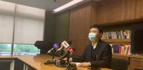 如何看待公证处回应老人送房给水果摊主「反复确认后办理公证」，摊主表示「赡养老人十