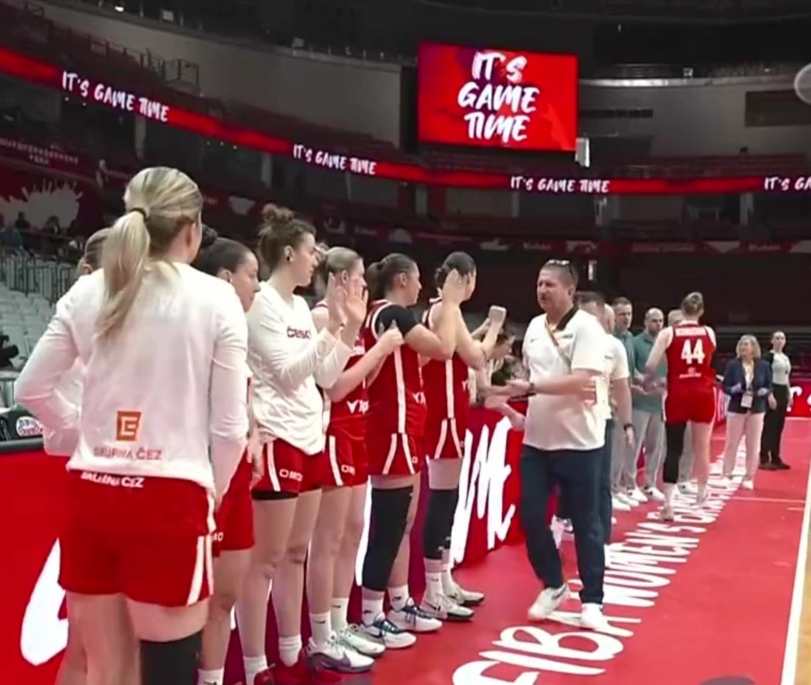 女篮世界杯资格赛第二轮：马里女篮77：64战胜捷克女篮

        北京时