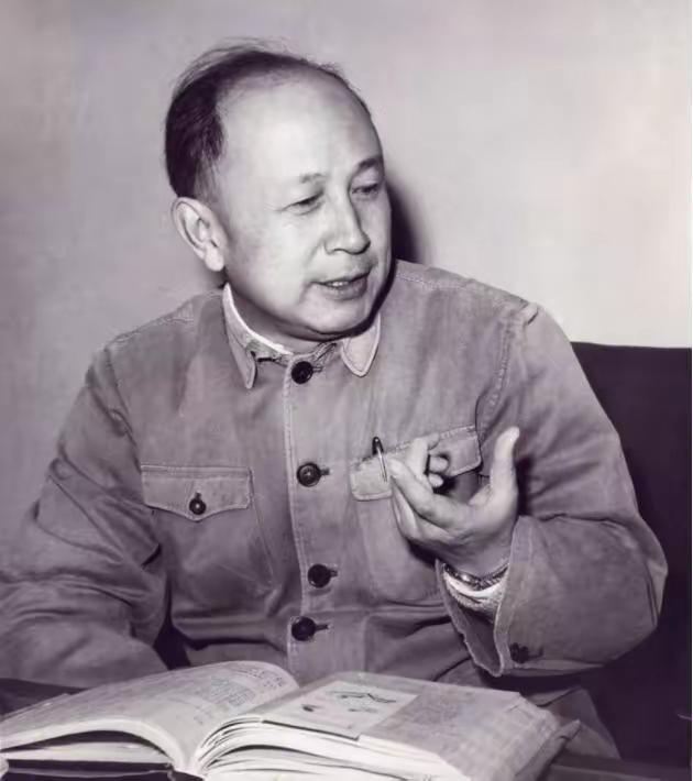 1984年钱学森坚决辞去科协主席，在会议现场发火明确表态：我不能接受你们的推荐！