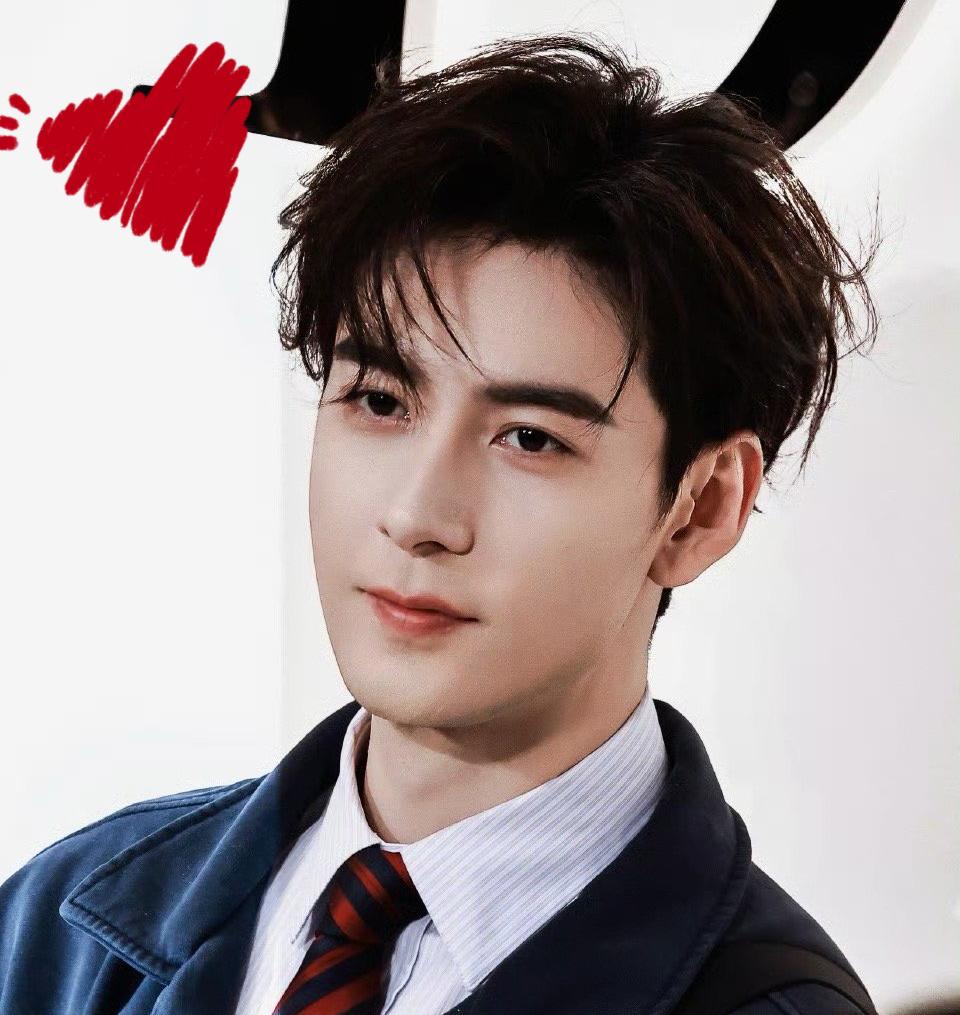 陈星旭为什么不火
原因很简单
​不是他演技差，也不是他长得丑，而是因为他没有人捧