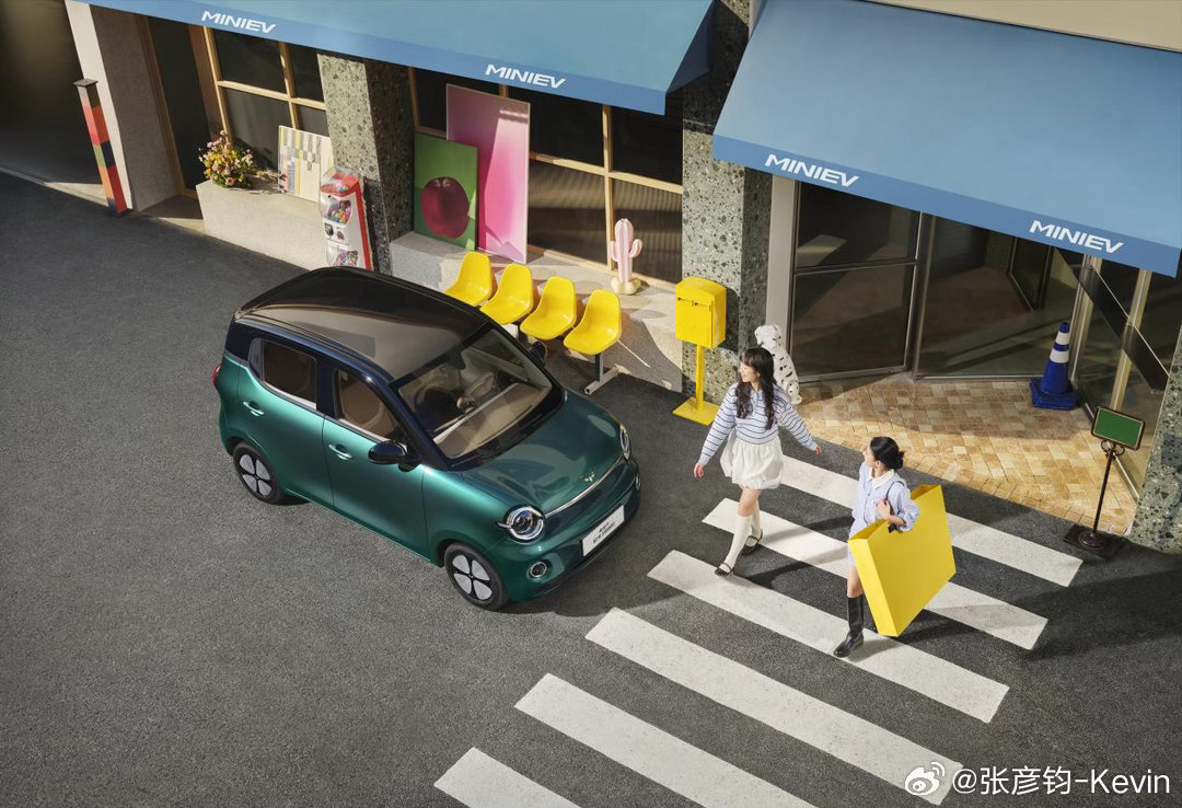 转眼五菱宏光MINIEV已经到了第五代，这次新款一共4个版本：205km进阶、2