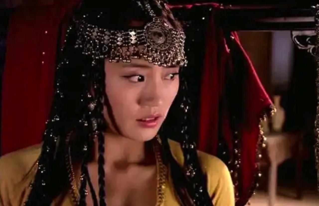 金国皇帝完颜亮特别好色。他看中堂兄弟乌带的老婆定哥，拿皇后之位当诱饵，逼定哥杀夫