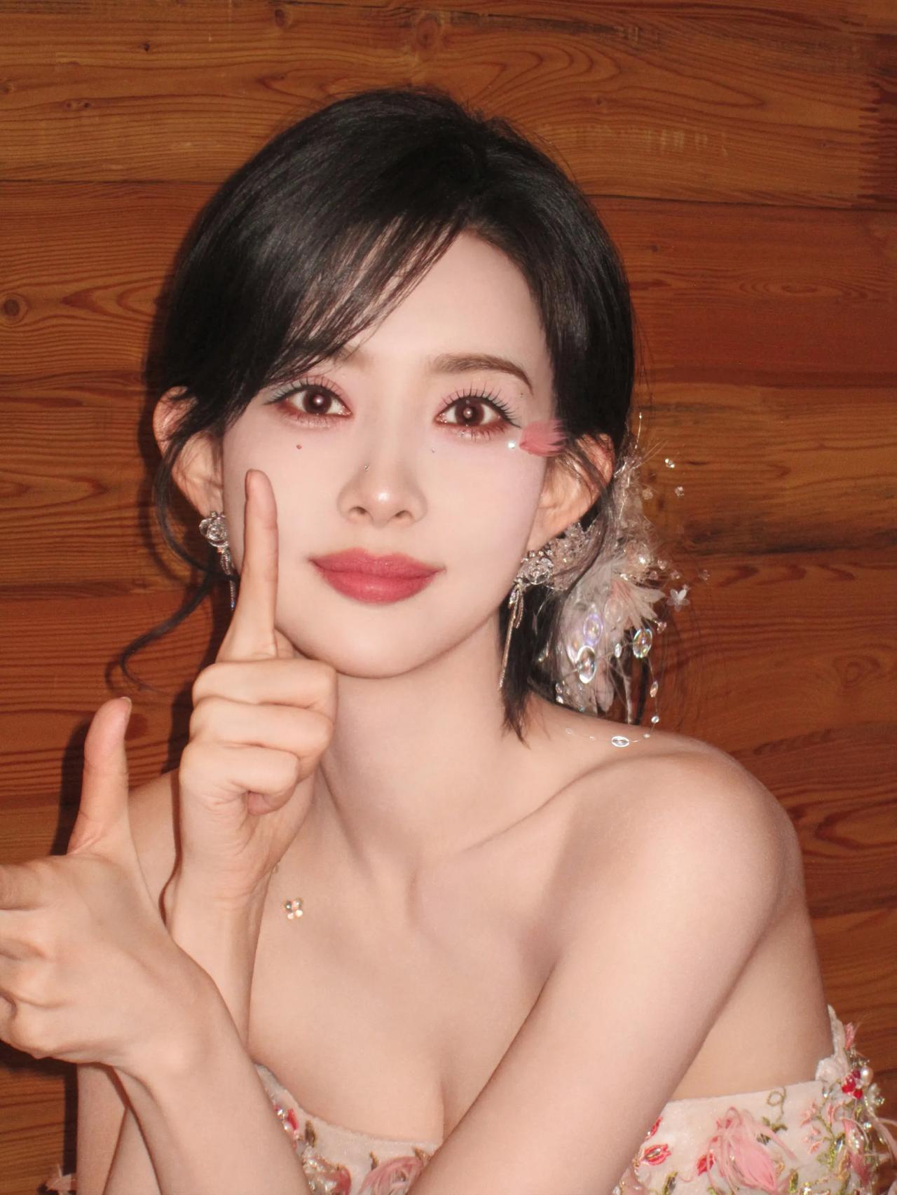 孟子义美图分享孟子义演技 孟子义穿搭 孟子义身高 孟子义直角肩 孟子义古装剧 孟