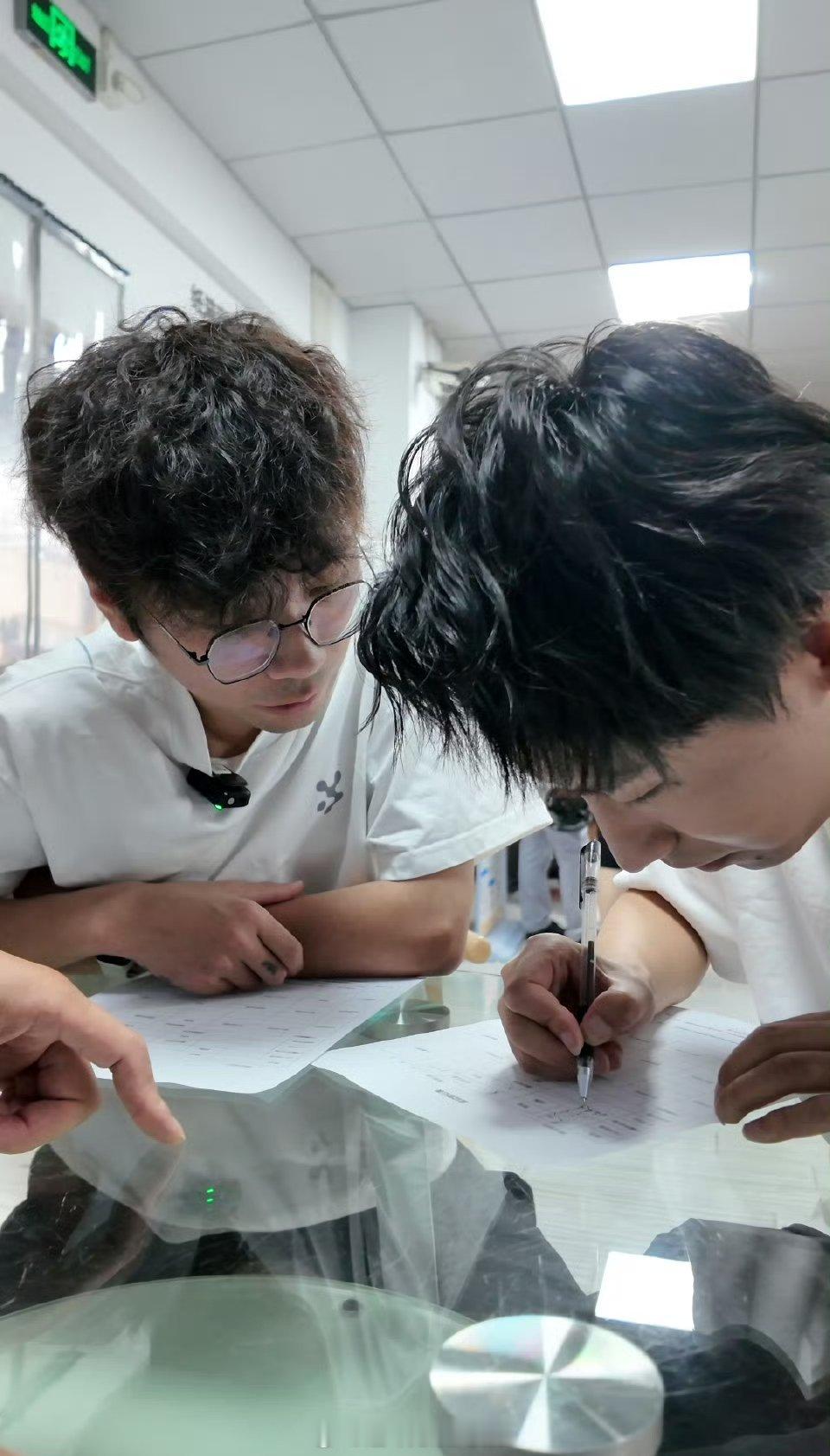 #梦泪别送了#这种毕业季快闪活动，梦泪送祝福什么的我也想要啊！ ​​​