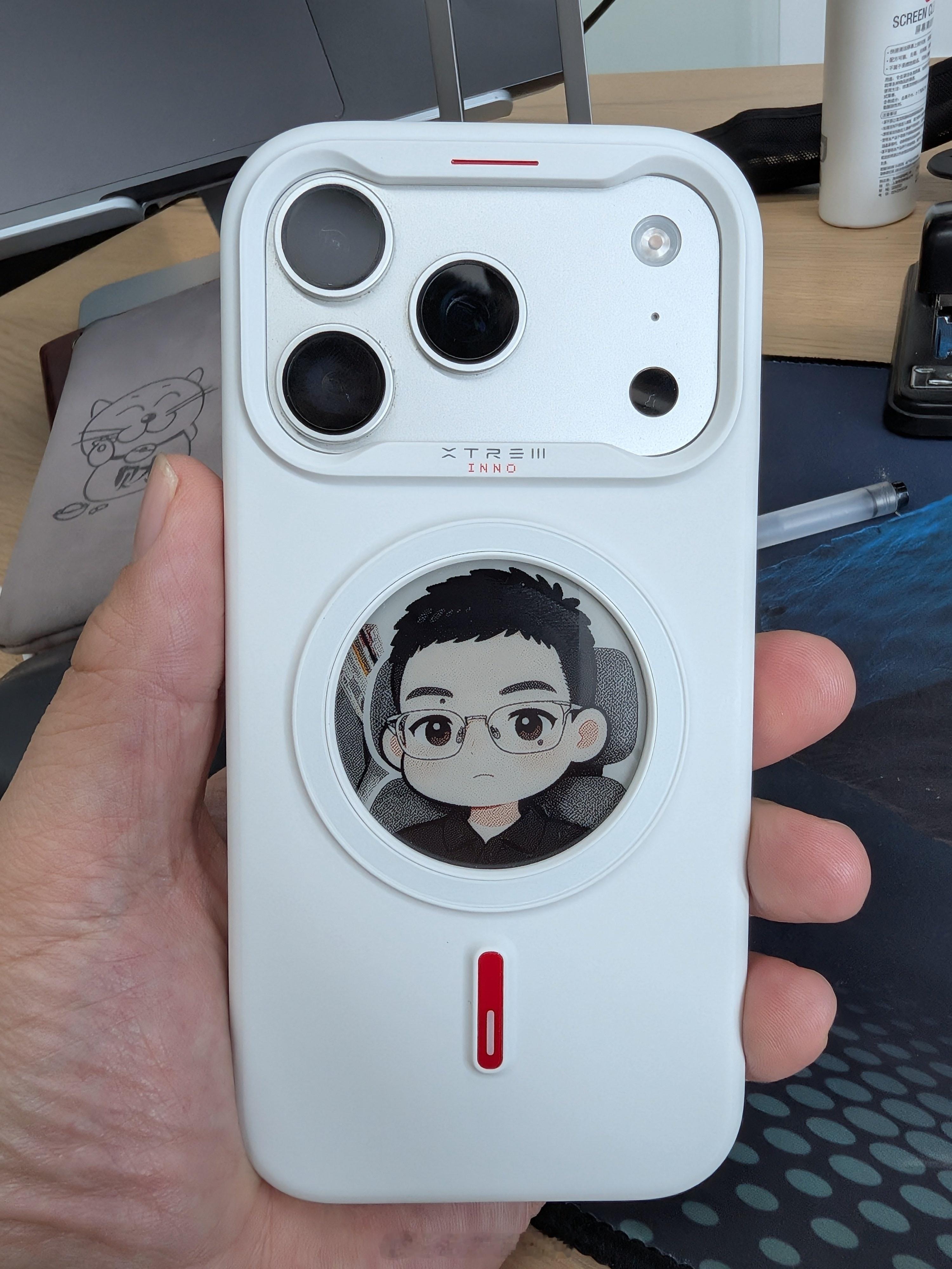 搞了一个带墨水屏的手机壳这个你可以搞个试试， 