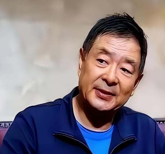 谁也没有想到，凌晨一点的北京，72岁的濮存昕竟用一根布绳，将自己与94岁的老母亲