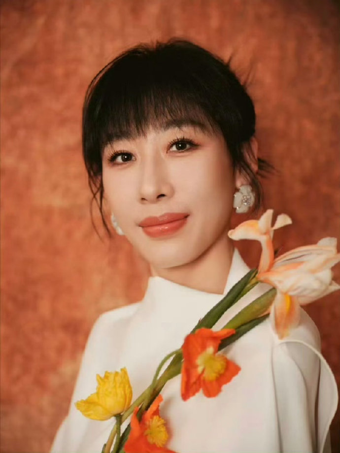 任素汐拒绝用女性对比拉踩 任素汐这回真的狠狠戳中内娱痛点！全开麦演唱会唱功出圈后