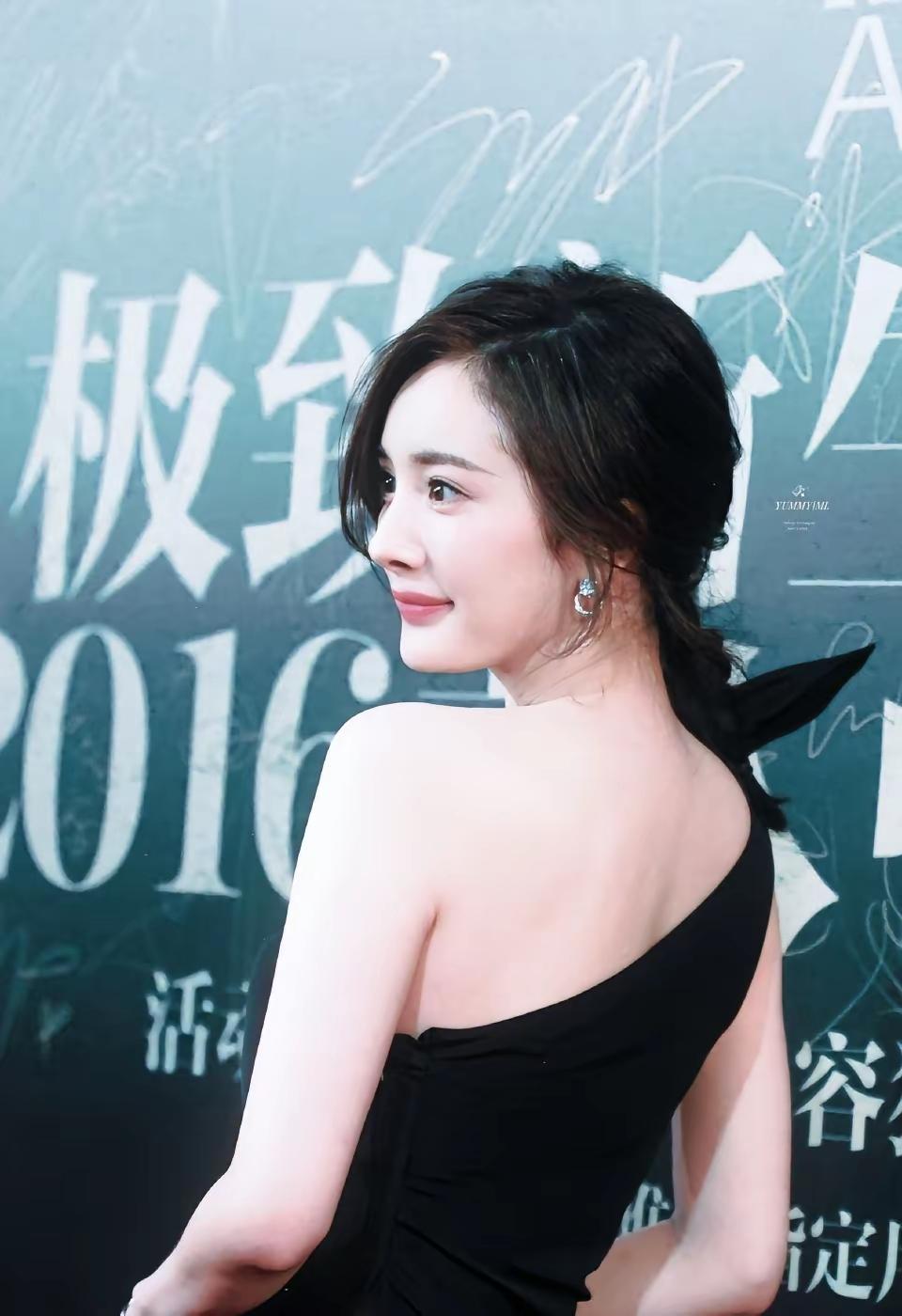 加油！杨幂，励志宝妈。
越来越美！给大家多些鼓励，
多给观众带来更好的作品！
杨