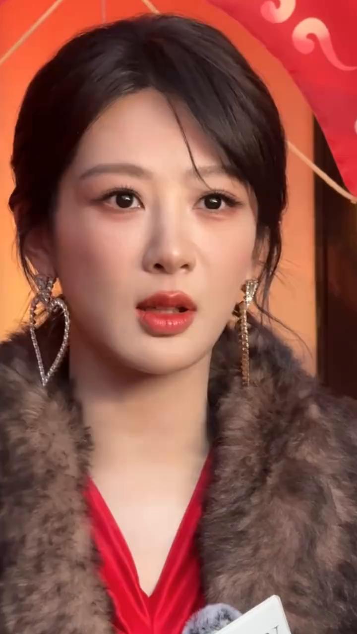 怎么感觉杨紫现在路越走越偏了？接戏只为冲奖，全是一样的大女主套路，早就让观众觉得