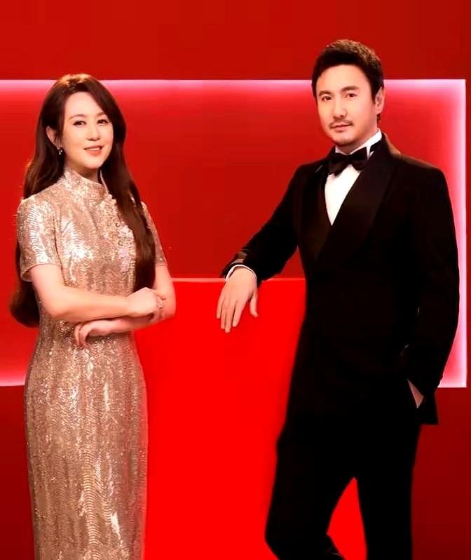 搭档20年，比夫妻还默契，老公居然不吃醋？

面对外界追问，马丽淡定回了句：我们