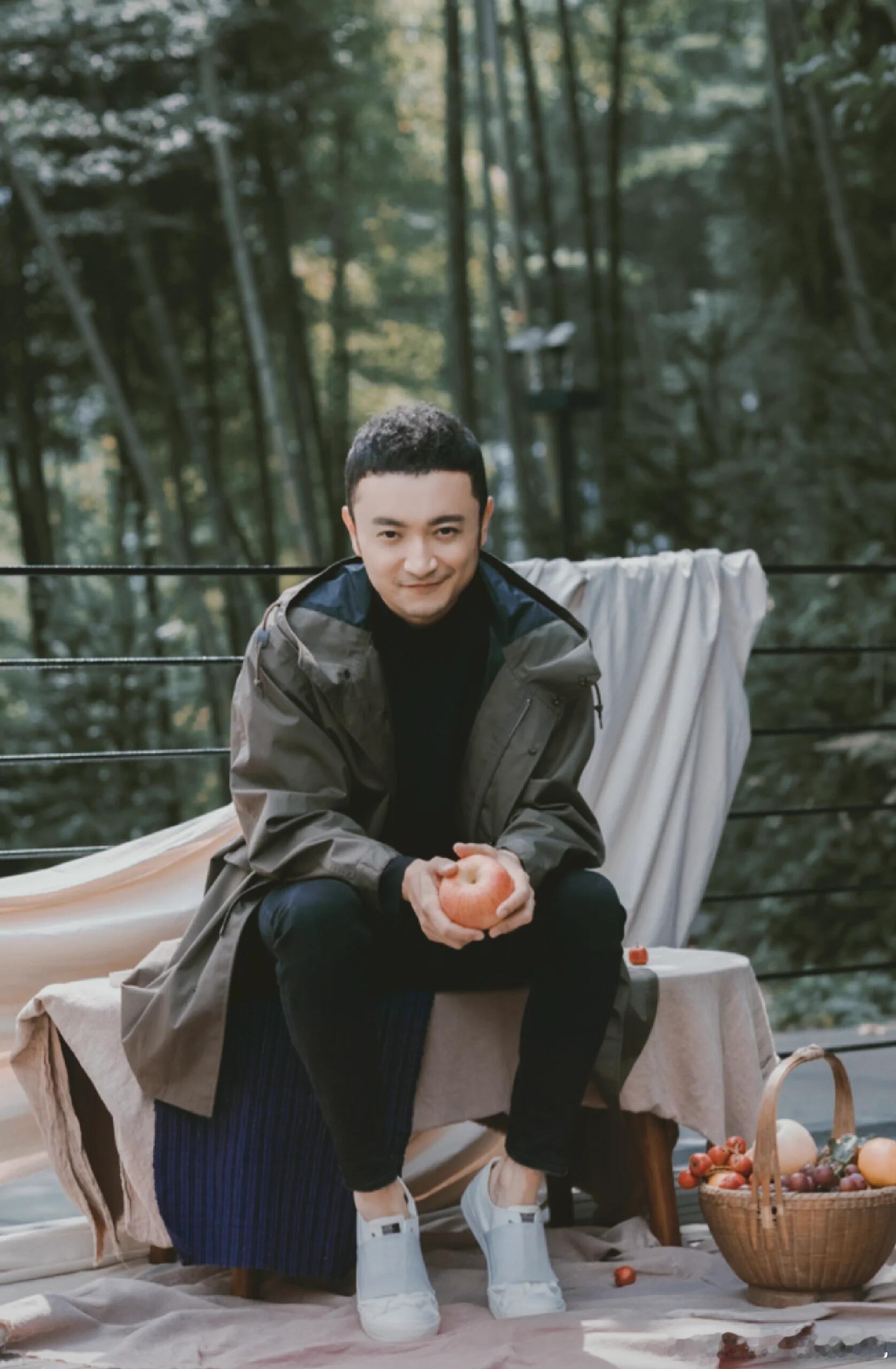 尼格买提徐璐合唱岁月里的花 中秋这个舞台真的惊喜，歌声娓娓道来，岁月的温柔藏在旋