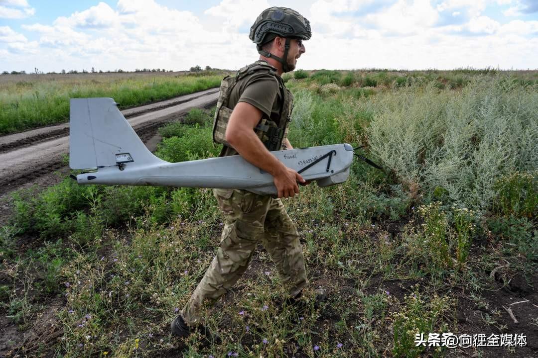 增兵40万也白搭！俄乌前线已成“无人之地”，破局只有一条路
 
俄乌战场已彻底变