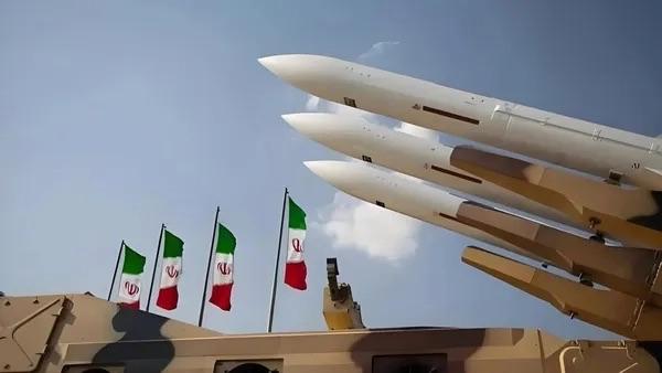 伊朗称目前发射导弹多为10年前生产 新型导弹仍未动用
         当地时间