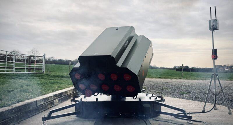 战场快反的新利器:英国这款无人机发射器，一次放10架！
 
据下一代防务网报道，