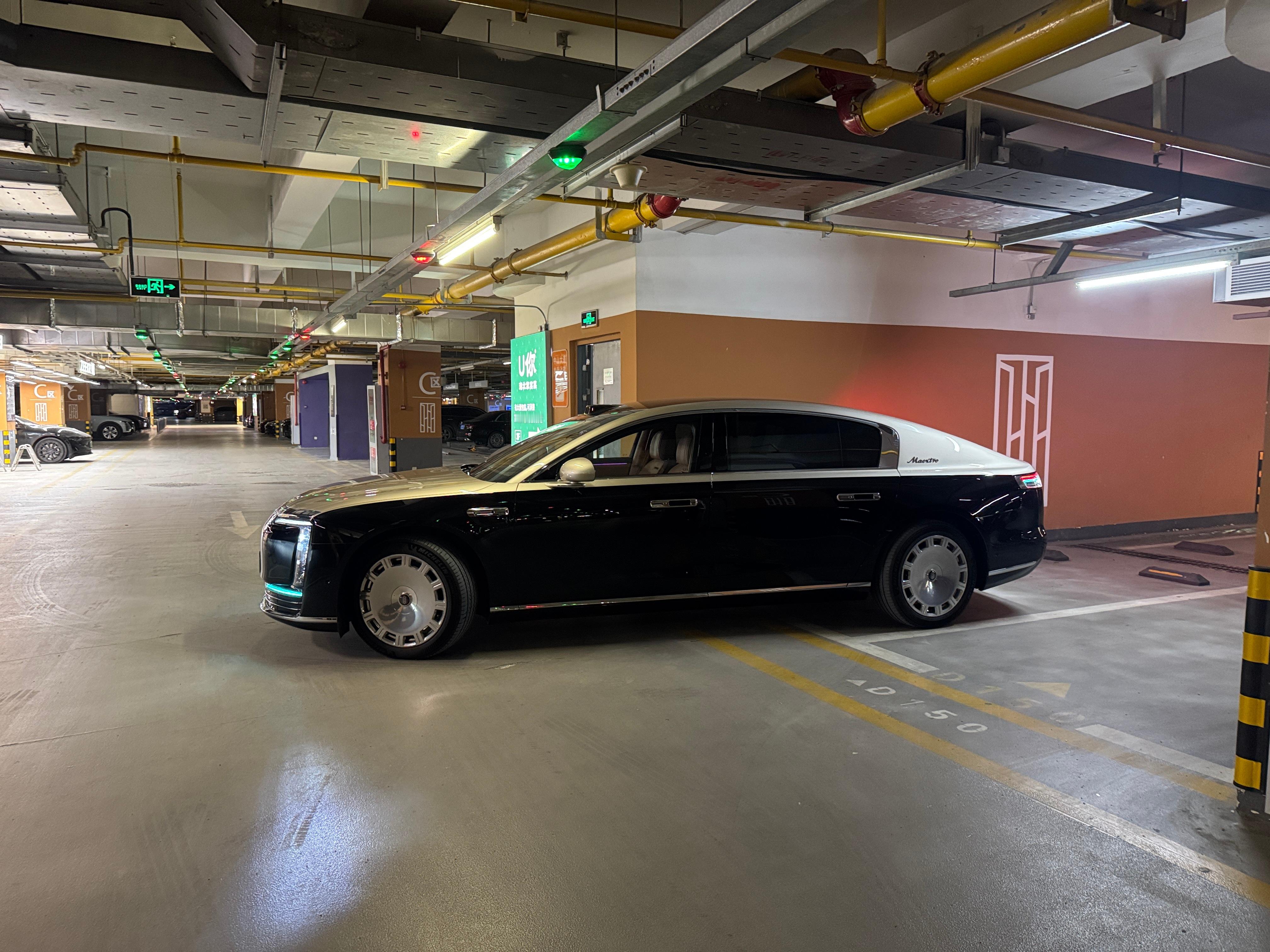 下午去试驾了尊界销售小姐姐是真的专业啊热情恰到好处 不过度迎合 但是有求必应尊界