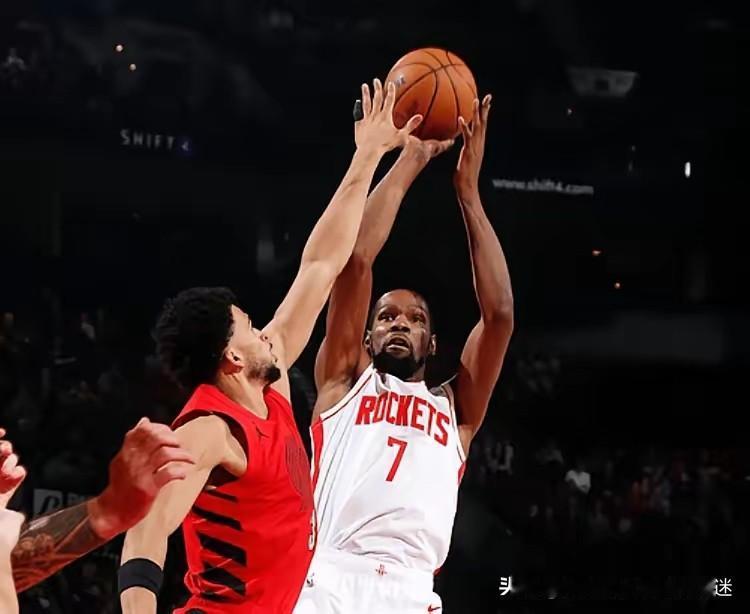 火箭乌杜卡要下课，两次败给开拓者，说白就是自己指挥有问题。去年全是靠着狄龙布鲁克