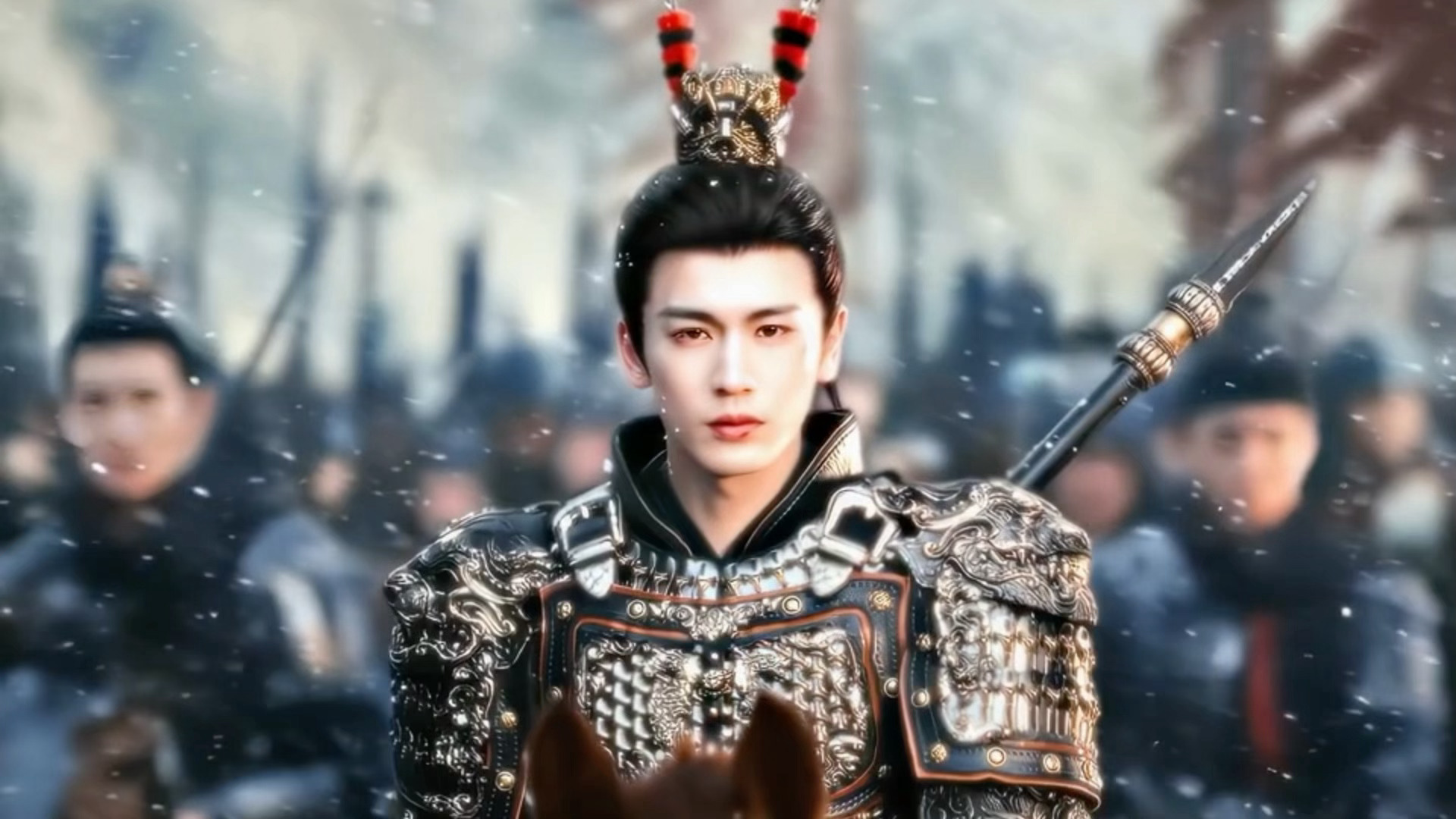 甲胄裹身 锋芒在眼 