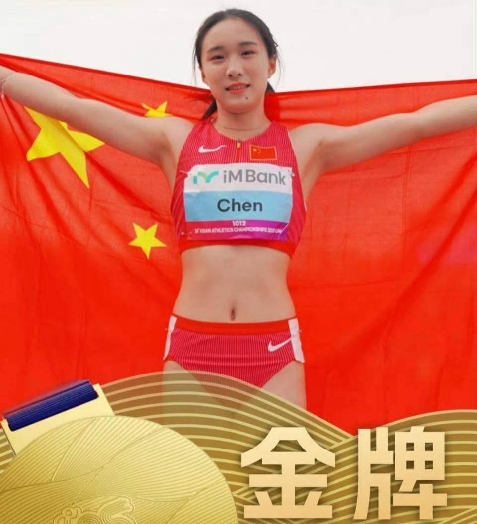 不得不说，女子4x100米，陈妤颉最后一棒太稳了，小孩姐太强了。

第一棒，梁小