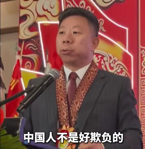 中国人不是好欺负的！
5月30日，针对菲执法部门近来频频抓扣中国公民，中国驻菲律