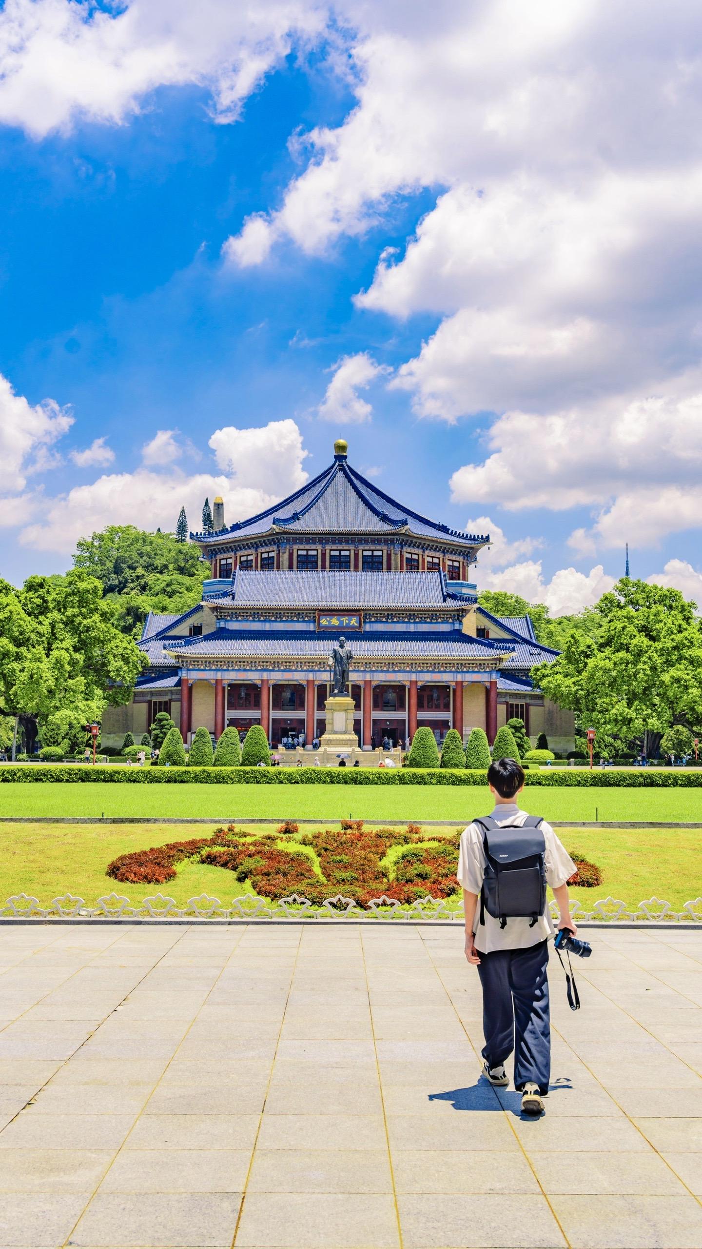 来广州中山纪念堂看看吧。📍【广州中山纪念堂】，今天我来到了这座庄严宏...