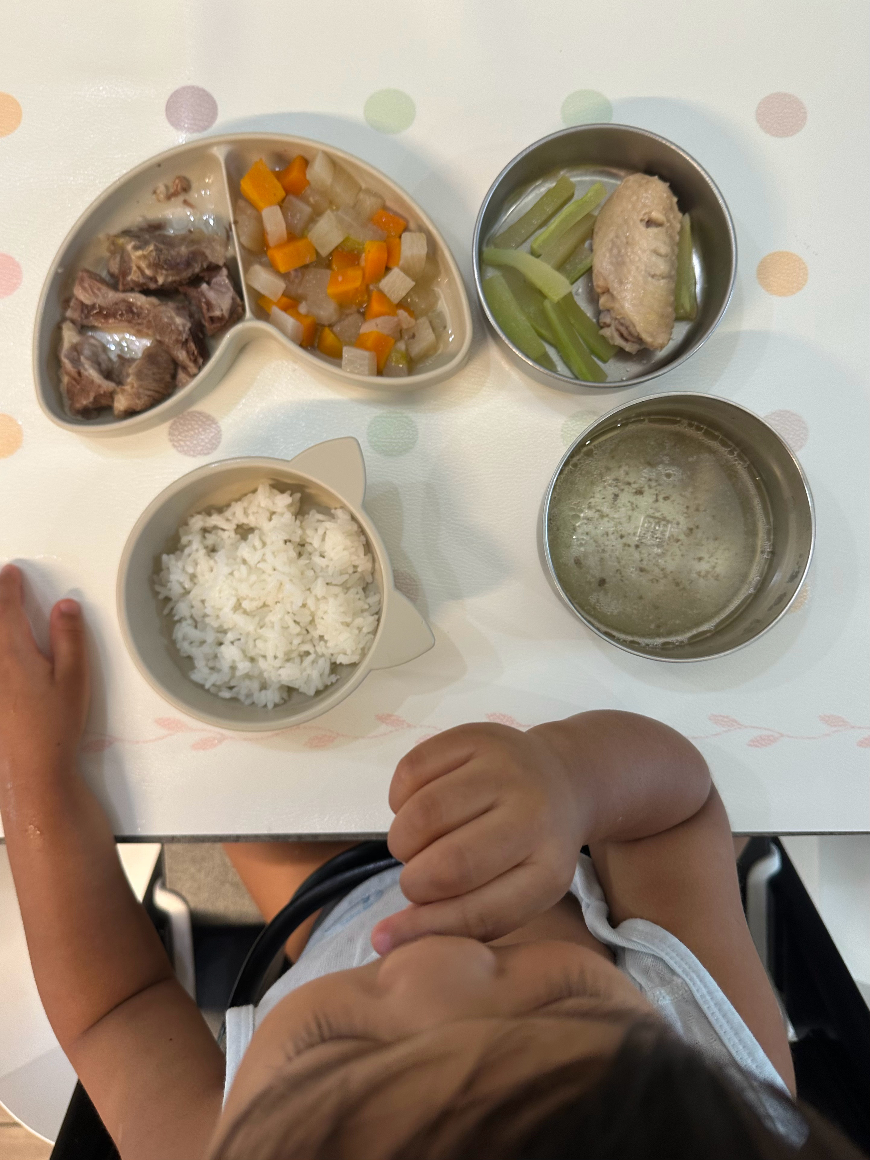 晚上饭🍽️年糕一直在吃