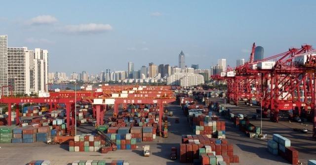 怪不得特朗普急着停火，原来美国出大问题了。据《南华早报》消息，美国稀土库存仅能维