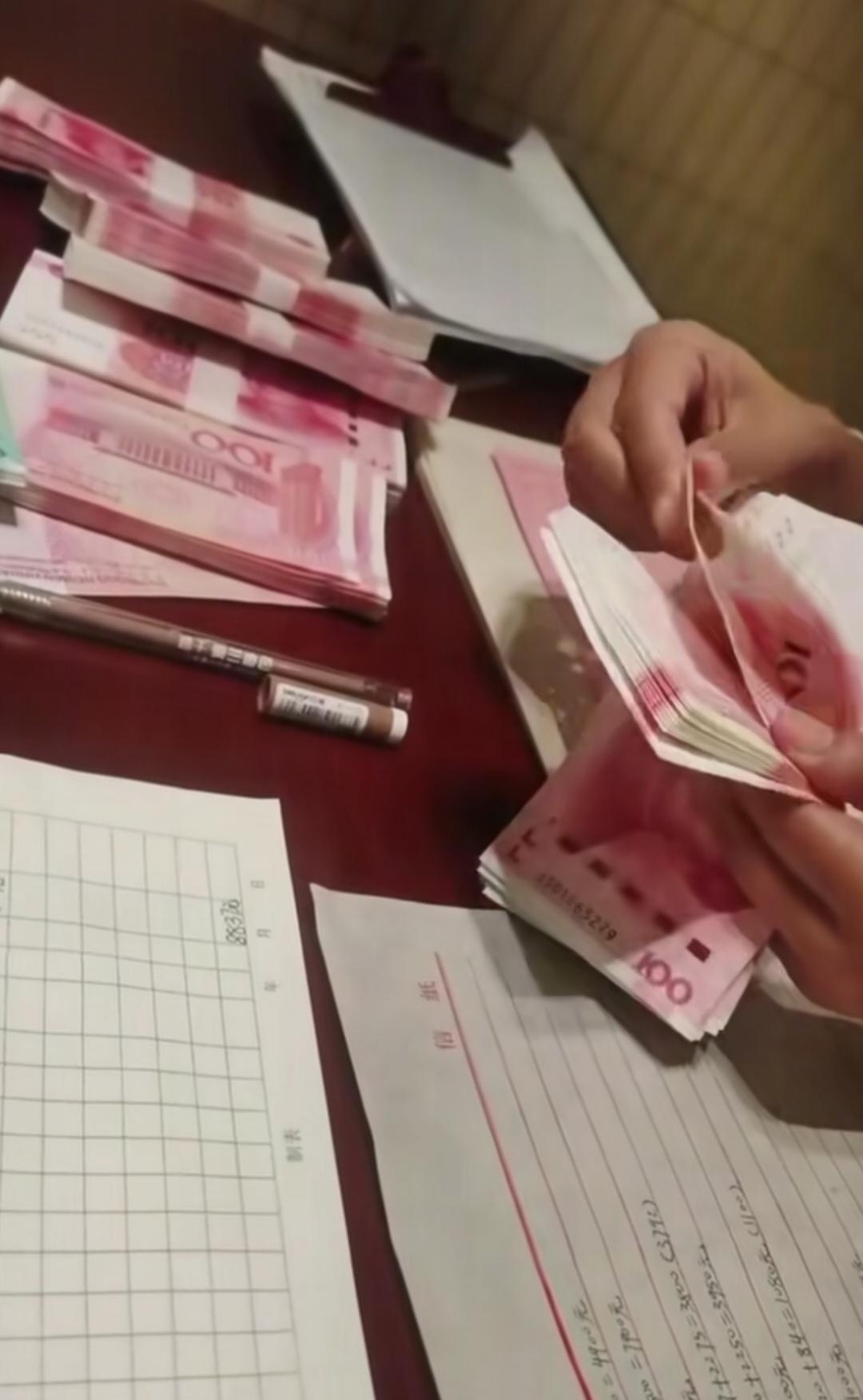 养老金八连涨！2026年再上调，最低标准或破160元！外国人看到了都羡慕嫉妒恨。