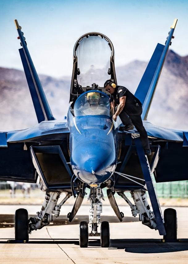 美国海军蓝天使Blue Angels 飞行表演队在亚利桑那州卢克空军基地举行的 