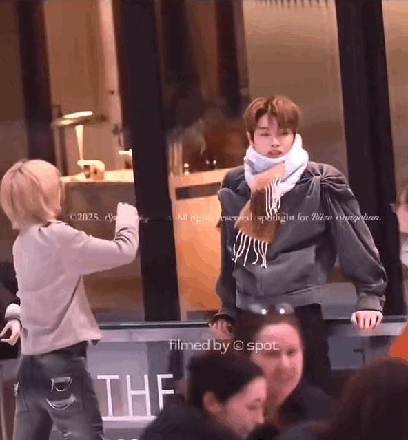 诚愿这个体型差 郑成灿可以把朴元彬抱起来蒽蒽 ​​​