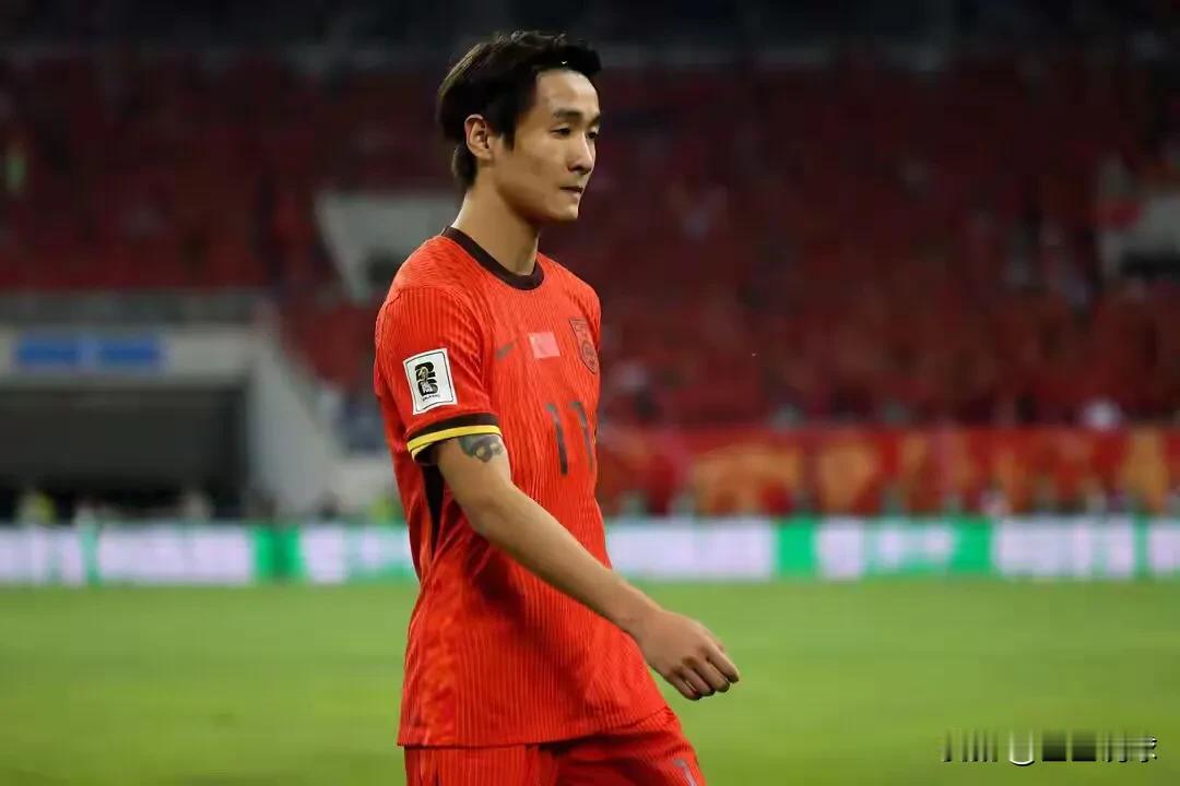 好奇了！韦世豪怎么了？
各种消息满天飞
国足中韩之战没踢
回到联赛也没上场
是受