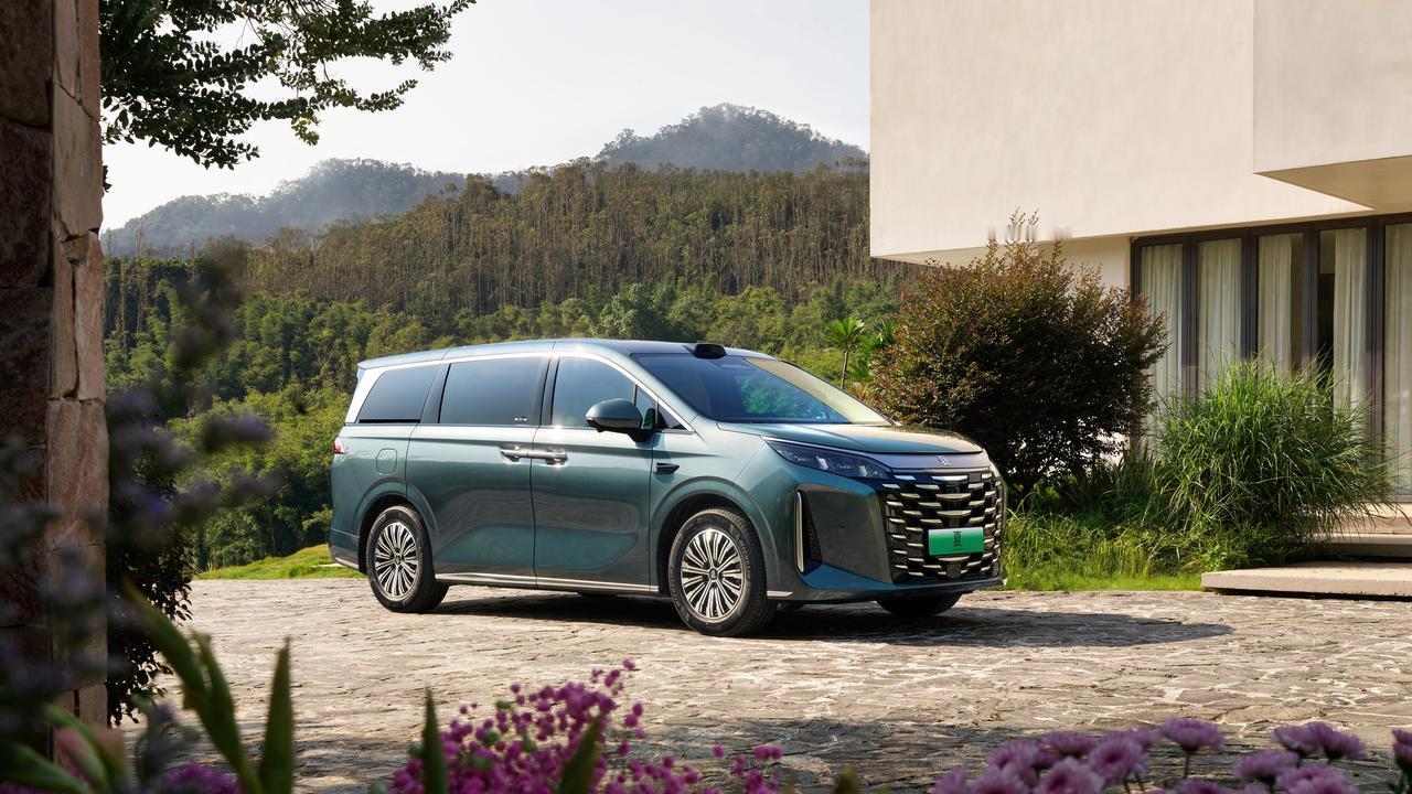 今天（11月4日）比亚迪2026款夏MPV上市，限时价19.68万起（共4款）。