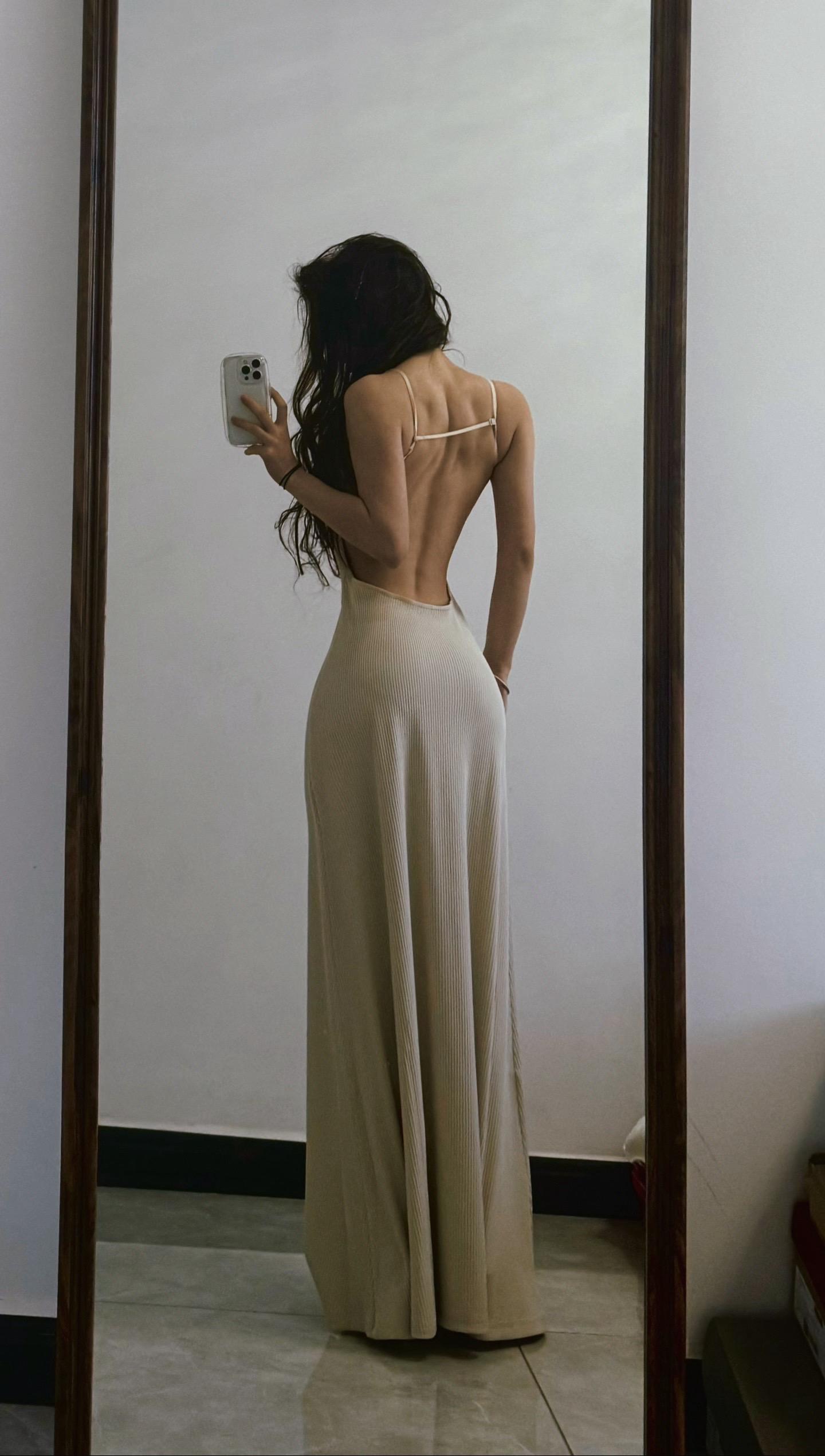 本来以为是个仙女
其实是个硬汉！
