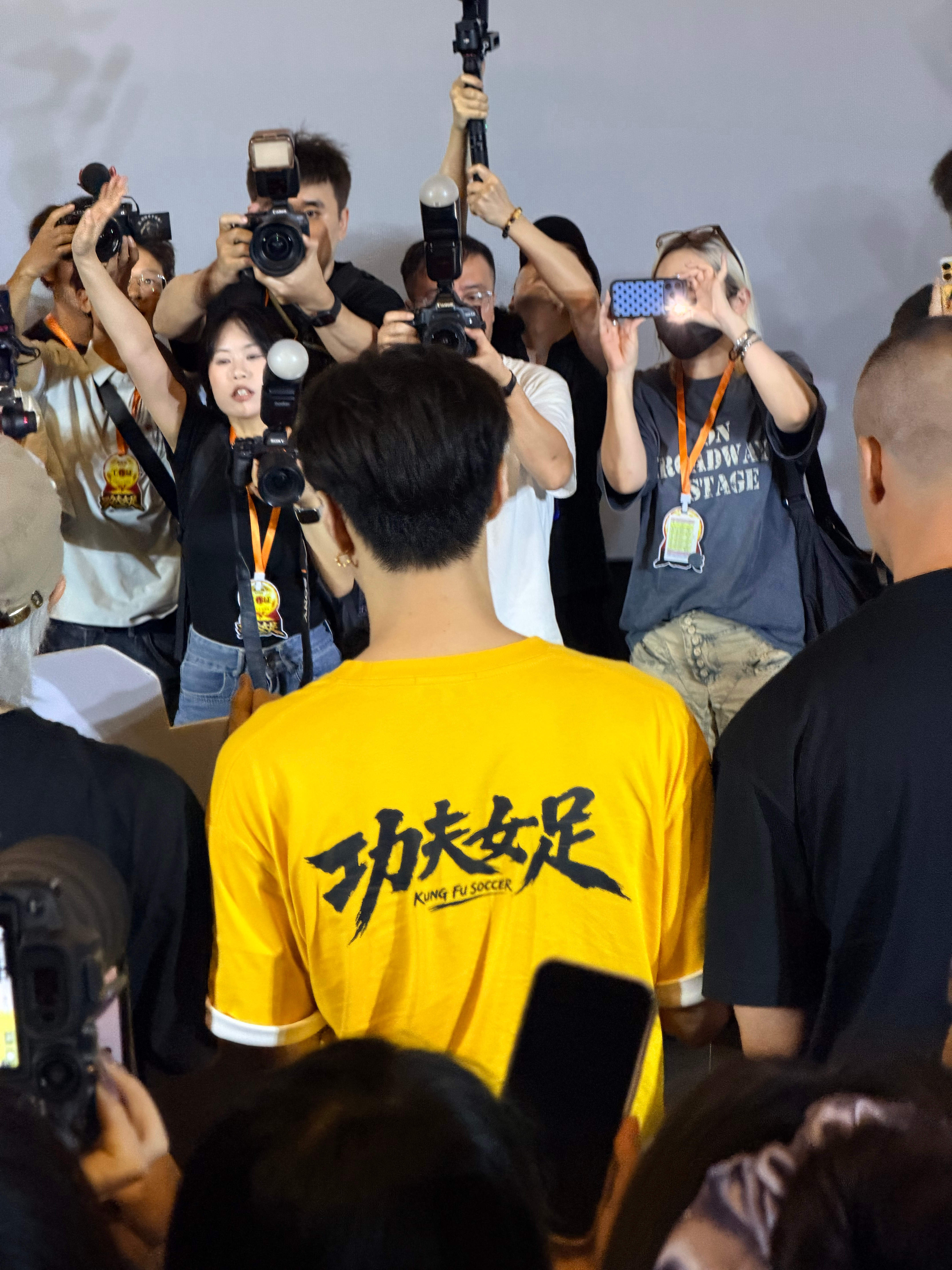 哥哥的背… 